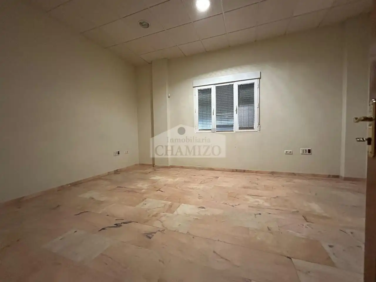 Local de alquiler en Don Benito, Badajoz