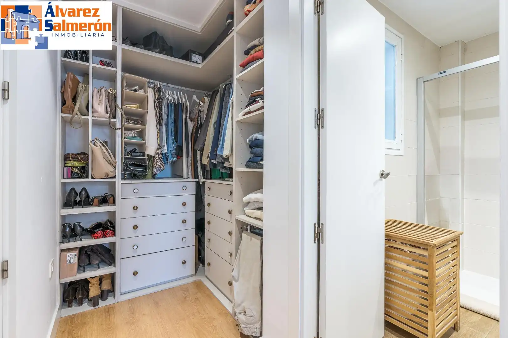 Schlafzimmer von Einfamilien-Reihenhaus zum Verkauf in Granada mit Privatgarten und Balkon