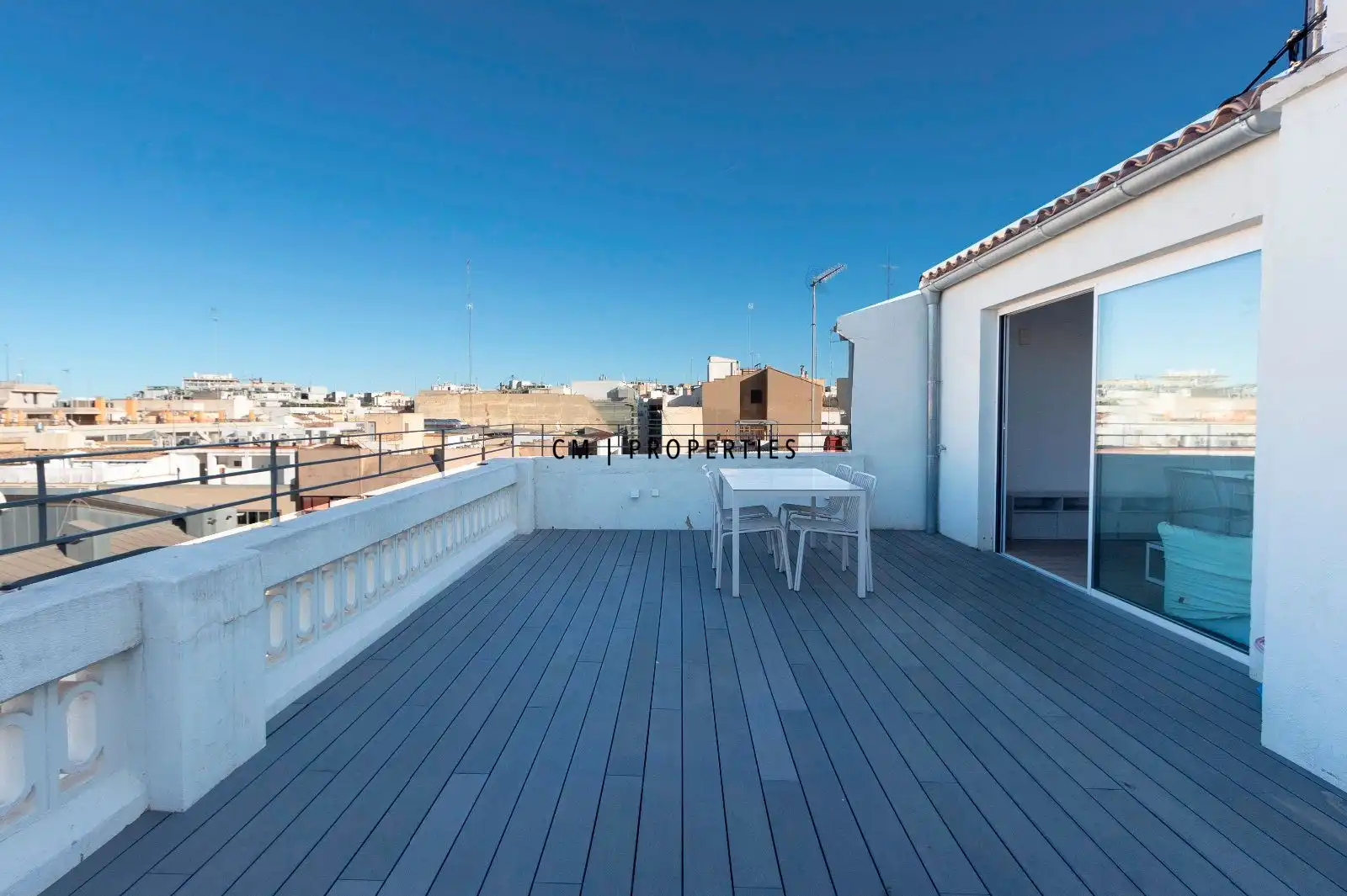 Penthouse with terrace to rent in Roger de Lauria, imagen 2