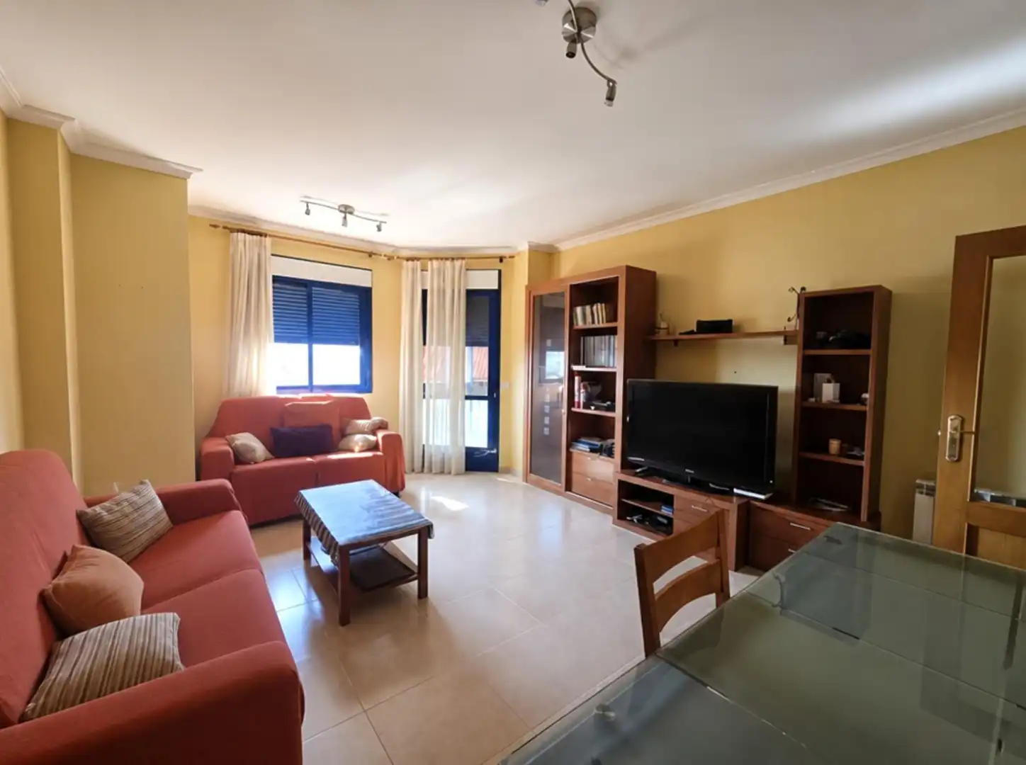 Living room of Flat for sale in Plasencia  with Air Conditioner, Heating and Terrace
