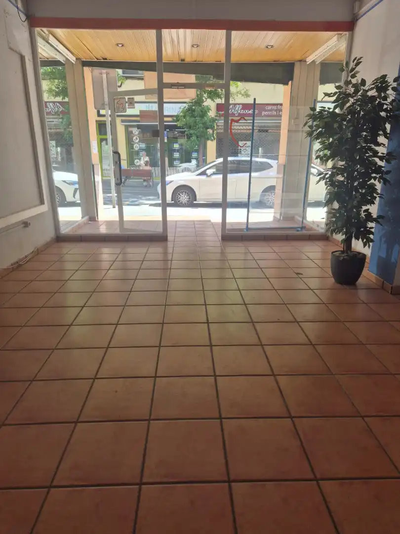 Business premises for sale in Carrer de Núria 155, imagen 3