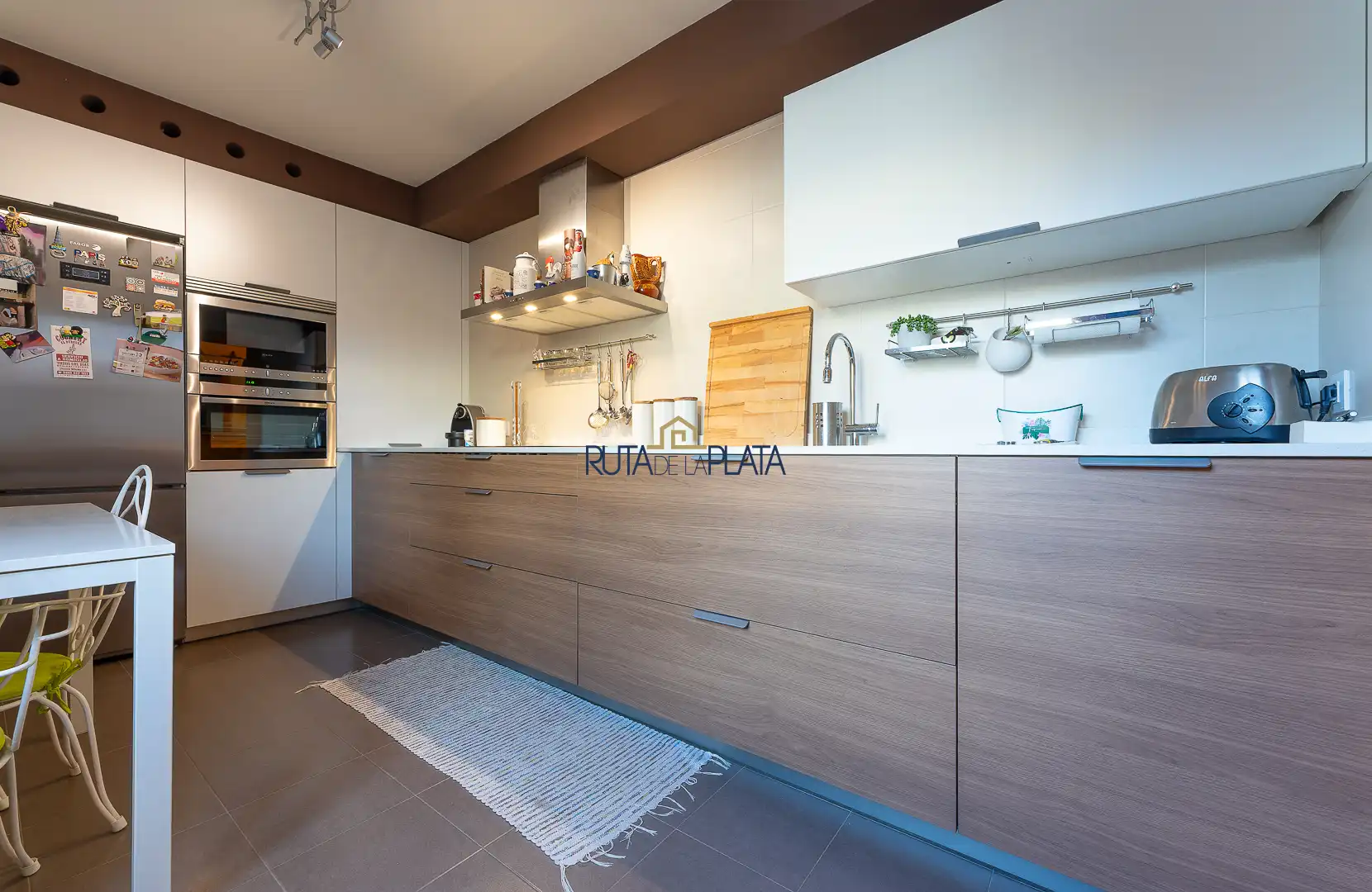 Cocina de Casa adosada en venta en Roales con Calefacción, Jardín privado y Alarma