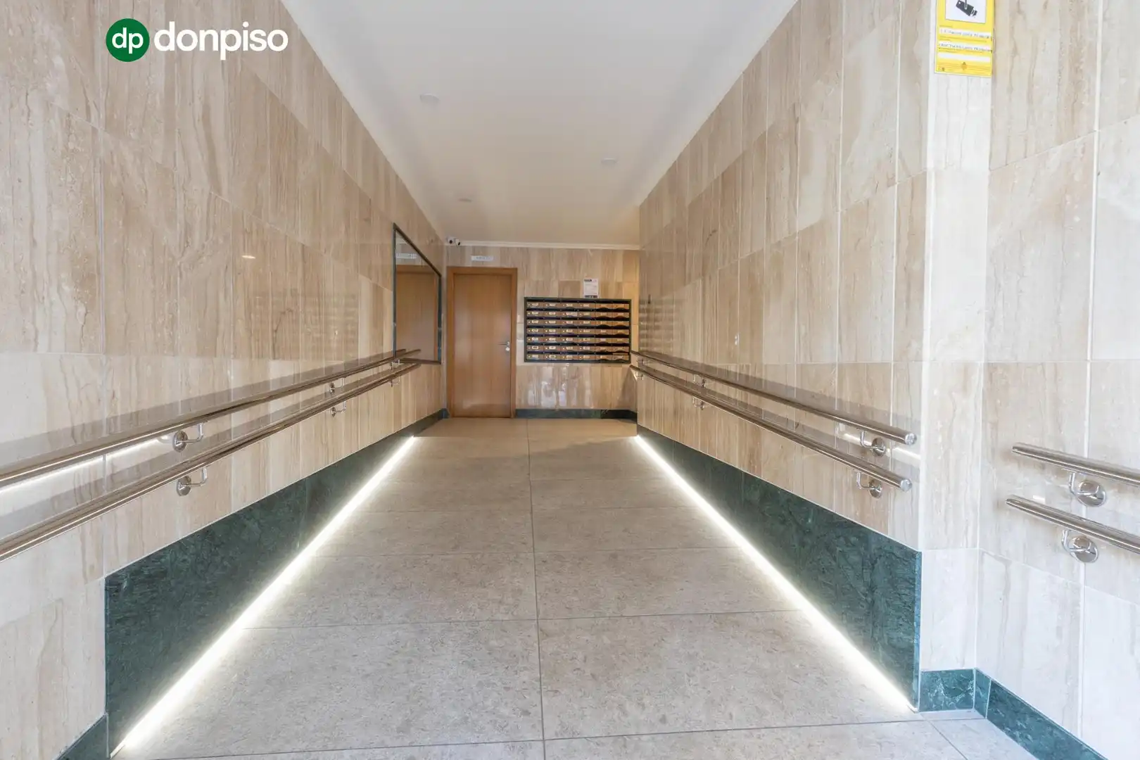 Flat for rent in Calle Pintor Lopez Mezquita, Camino de Ronda
