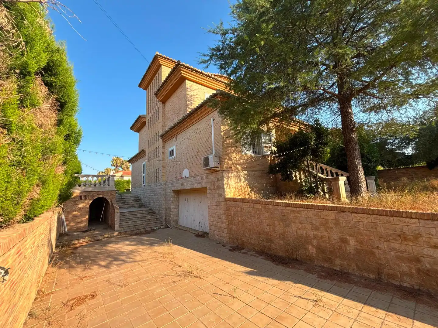 Vista exterior de Casa o xalet en venda en Torrent amb Aire condicionat i Piscina
