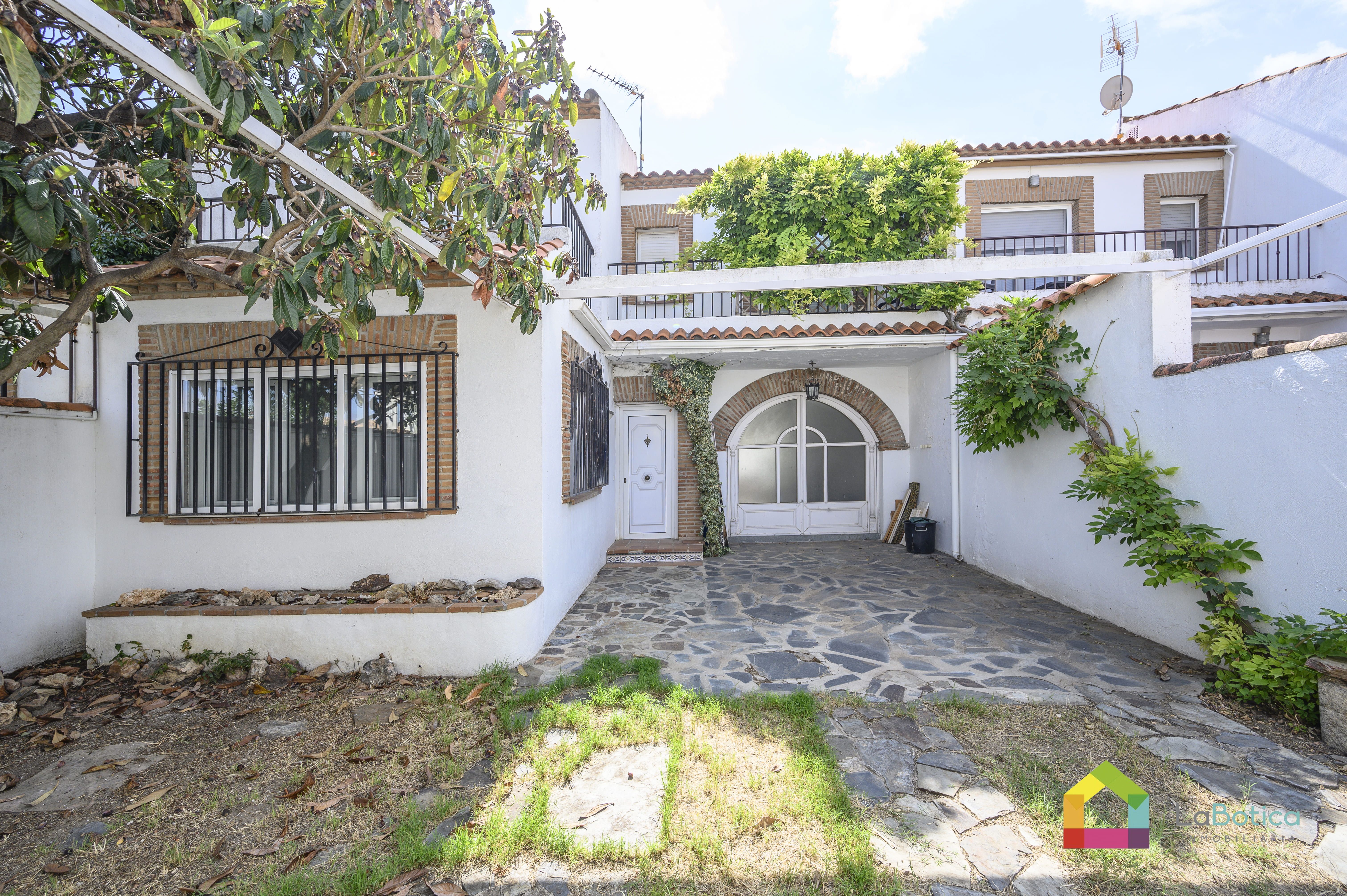 Exterior view of Single-family semi-detached for sale in Nambroca  with Private garden, Terrace and Storage room