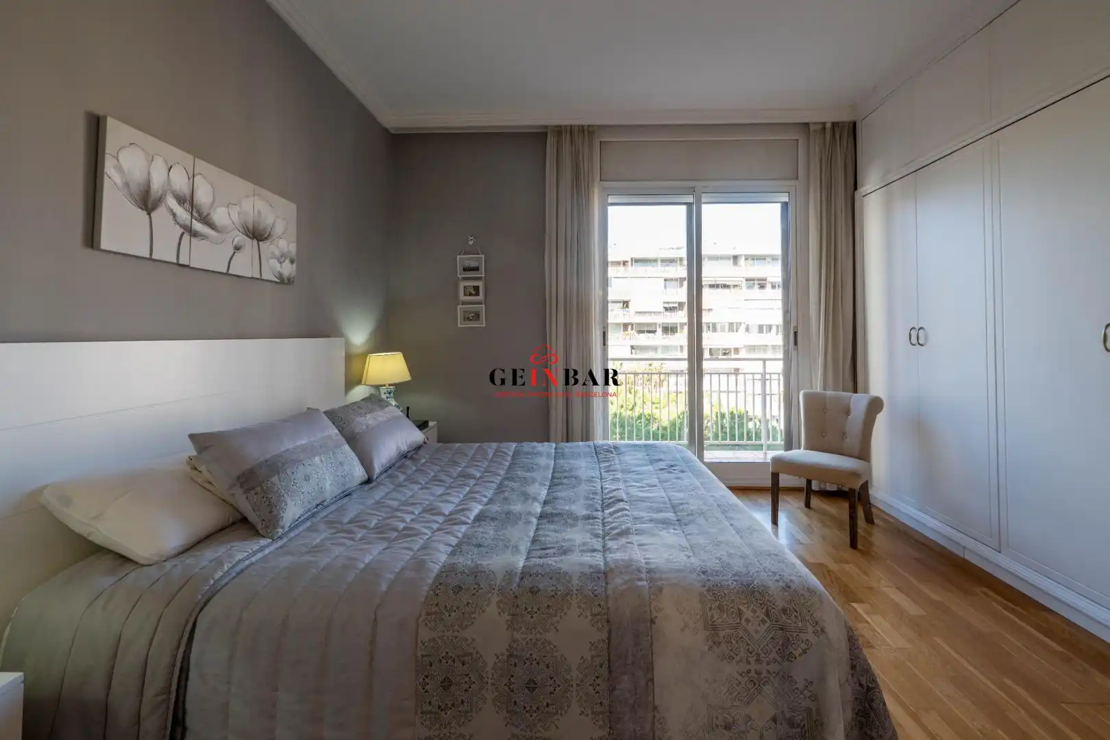 Schlafzimmer von Wohnung zum Verkauf in Barcelona mit Klimaanlage, Heizung und Privatgarten