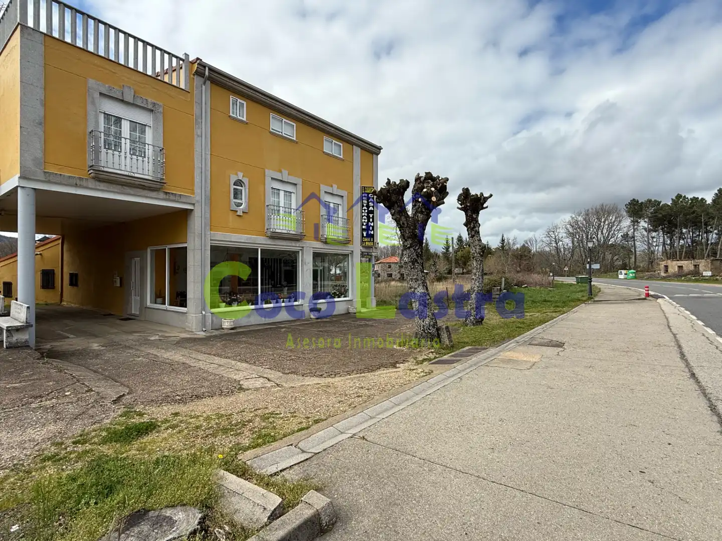 Casa adosada en venta en Nava de Francia con Calefacción, Jardín privado y Terraza