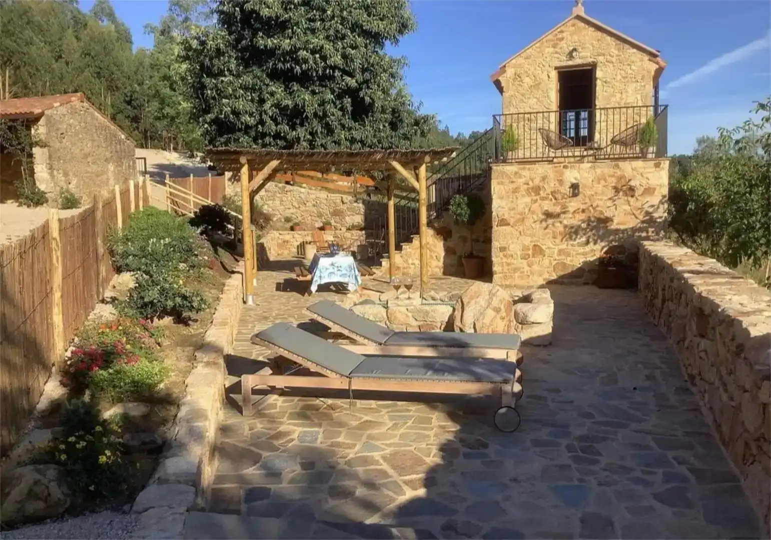 Terrasse von Country house zur Miete in A Laracha   mit Privatgarten, Schwimmbad und Möbliert