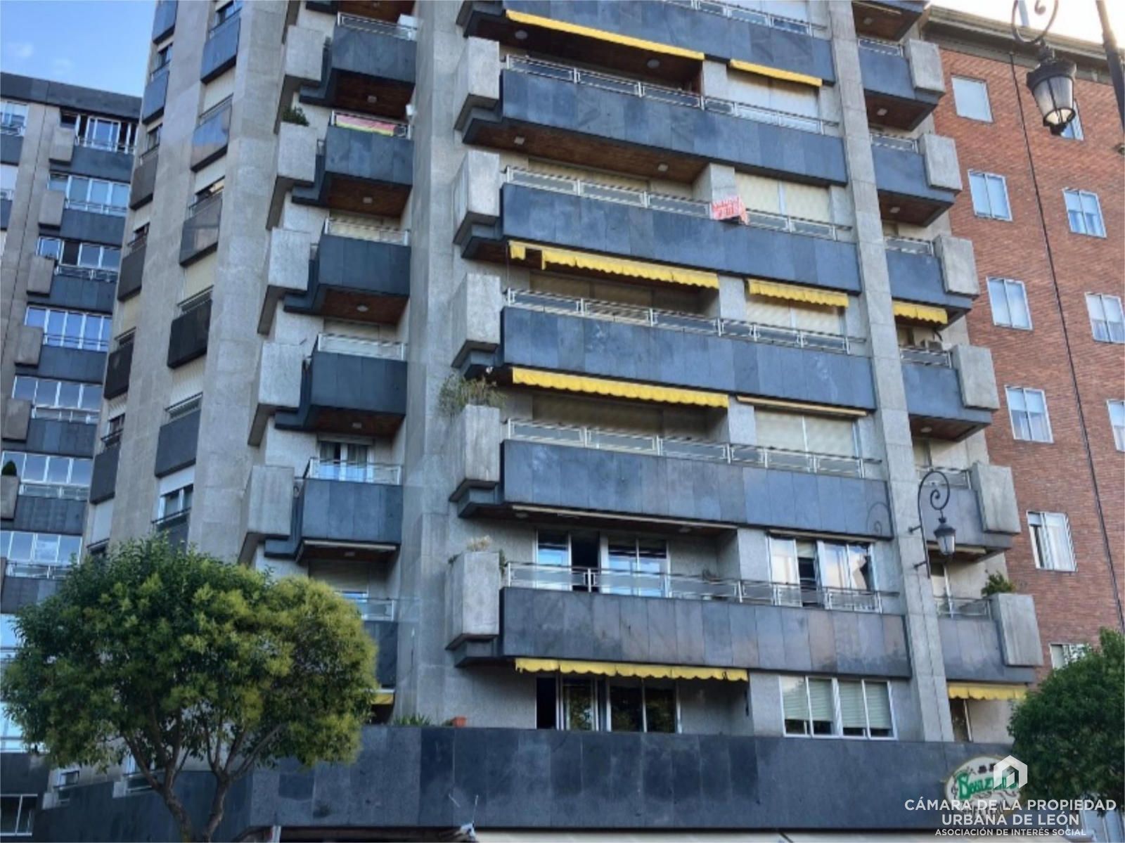 Exterior view of Flat to rent in León Capital   with Heating and Furnished