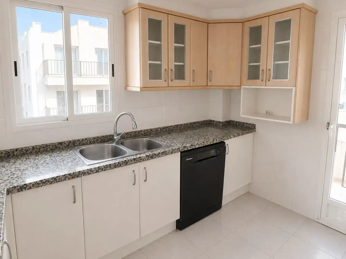 Kitchen of Flat for rent in  Valencia Capital  with Air Conditioner and Balcony