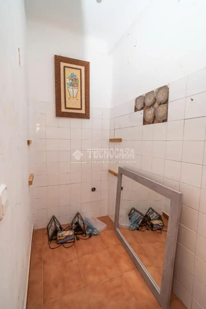 Bathroom of Flat for sale in Linares