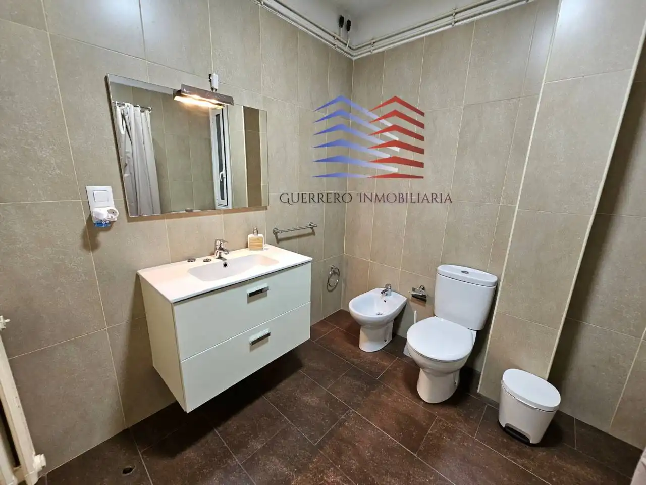 Bathroom of Flat for rent in Ourense Capital   with Heating, Furnished and Balcony
