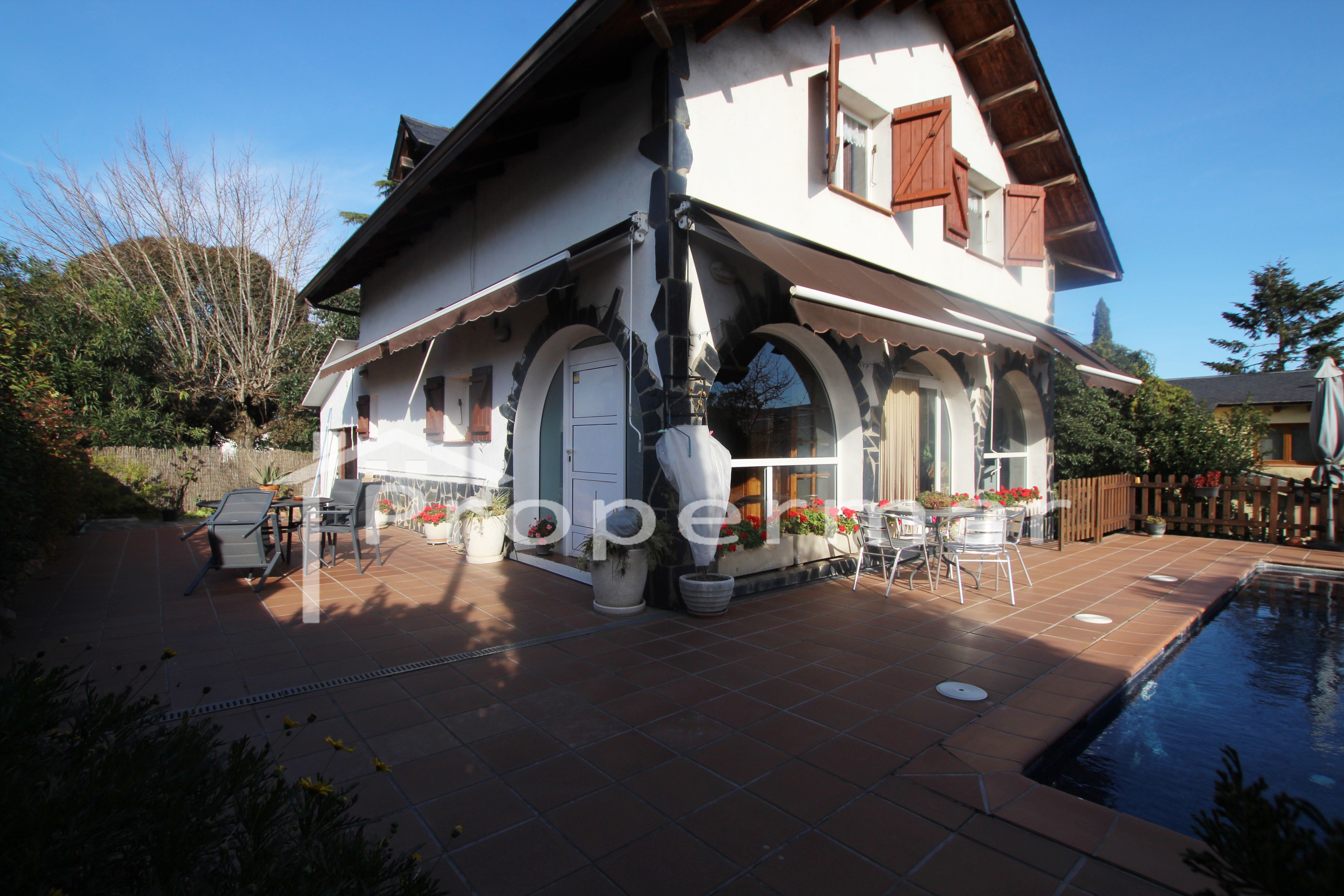 Exterior view of House or chalet for sale in Vallgorguina  with Heating, Private garden and Terrace