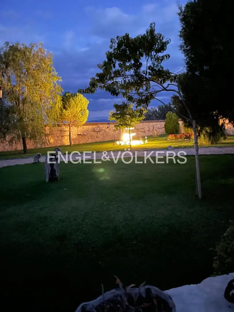 Casa o chalet en venta en Condado de Castilnovo con Aire acondicionado, Calefacción y Jardín privado