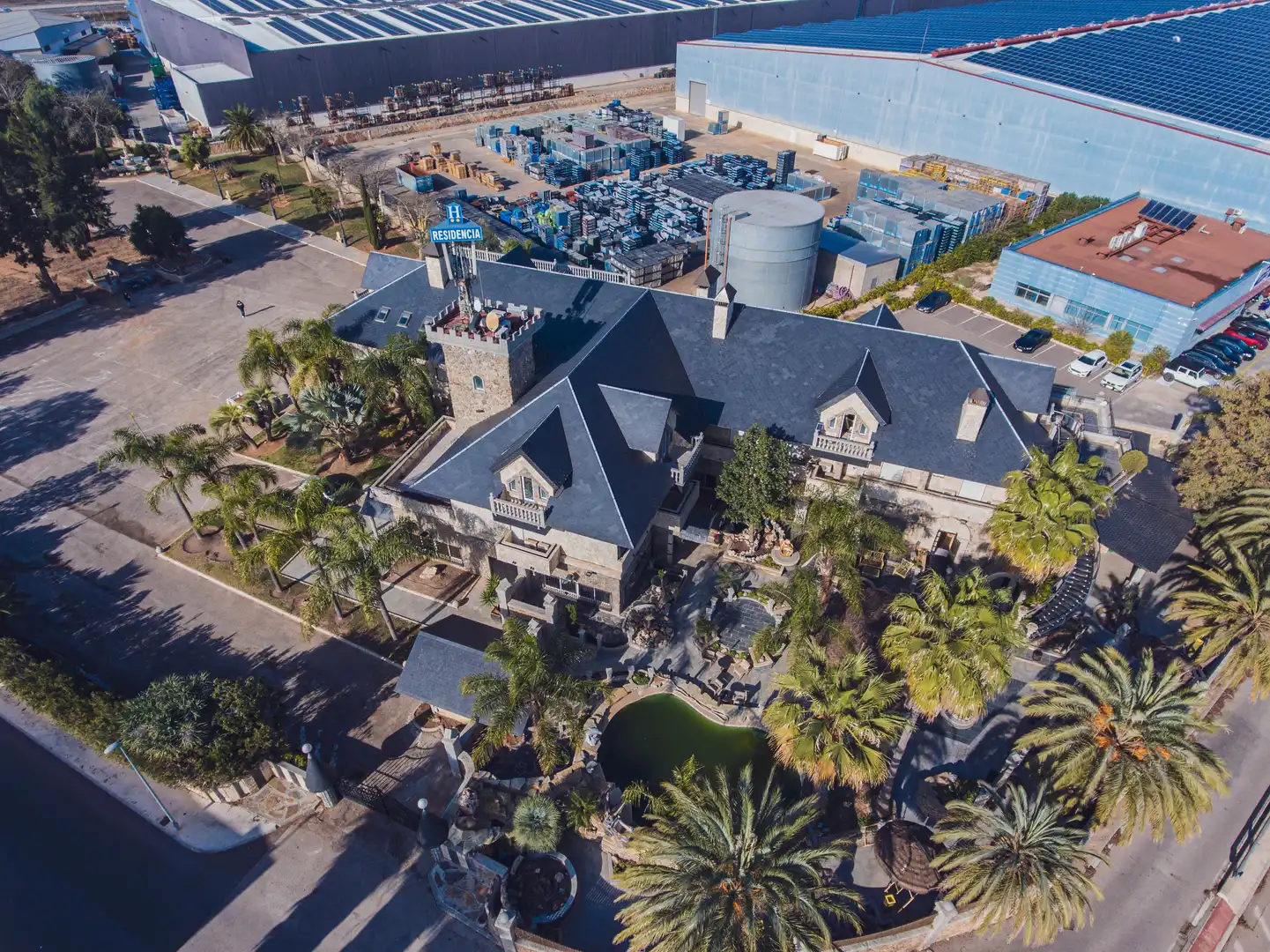 Vista exterior de Edificio en venta en Sollana con Piscina comunitaria