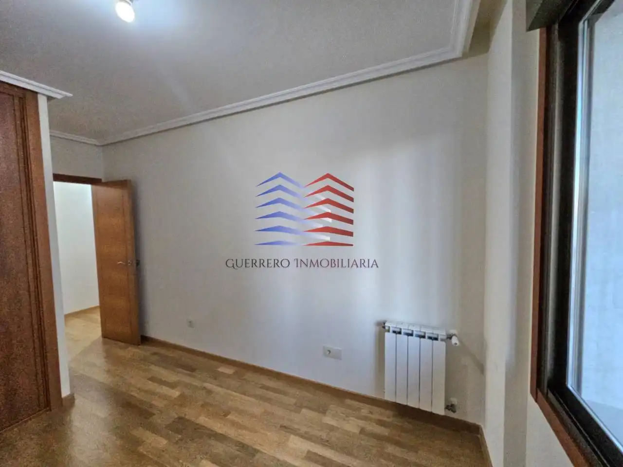 Wohnung zur Miete in Ourense Capital  mit Heizung, Parkett und Abstellraum