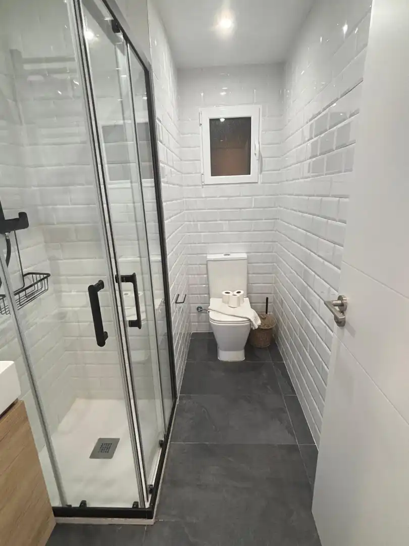 Bathroom of Flat for sale in Valencia  with Air Conditioner, Heating and Terrace