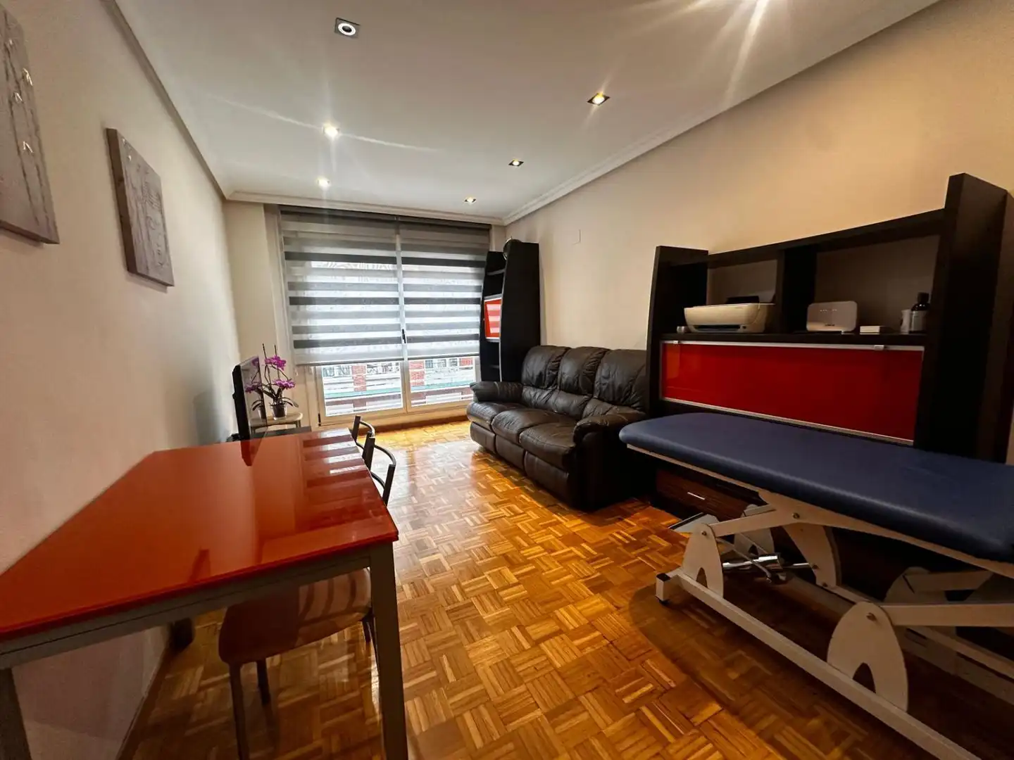 Sala de estar de Piso en venta en Oviedo  con Calefacción, Parquet y Trastero