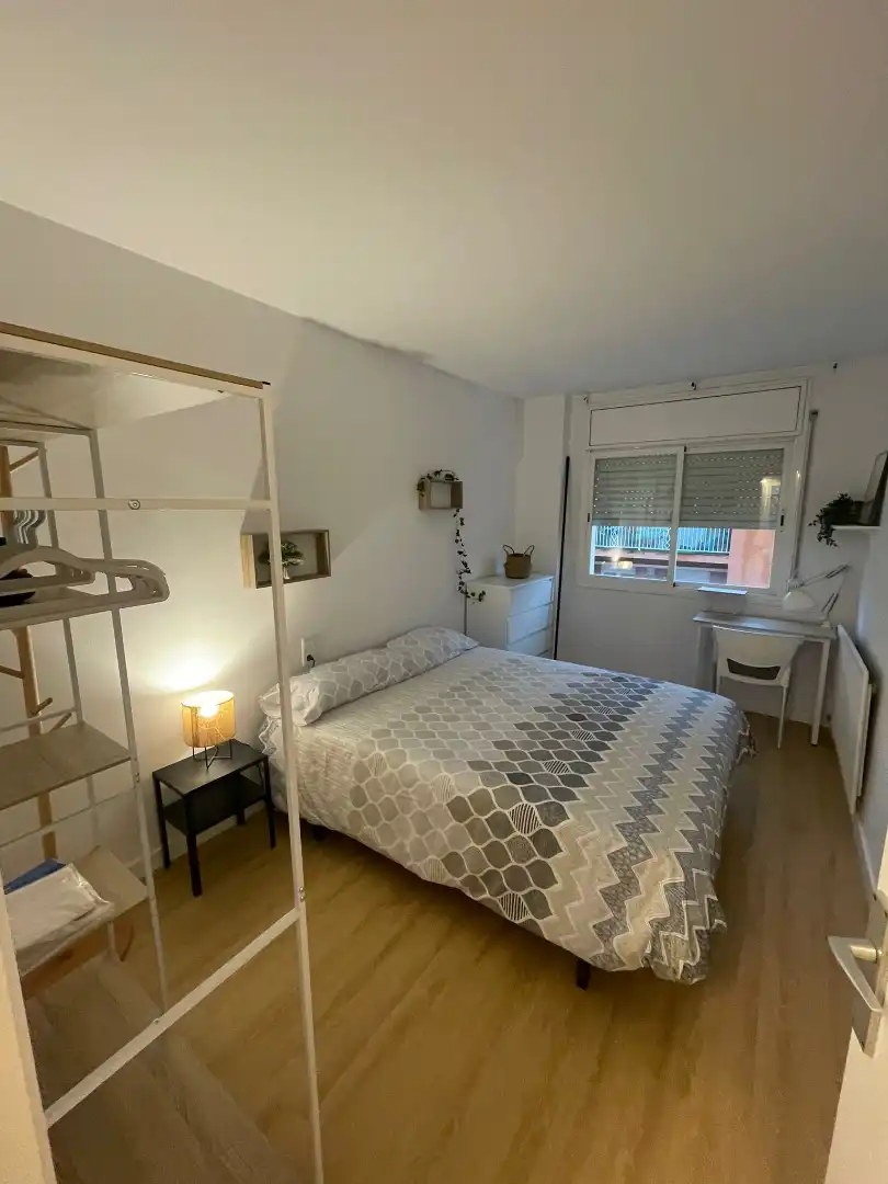 Bedroom of Flat for rent in Girona  with Heating, Furnished and Oven