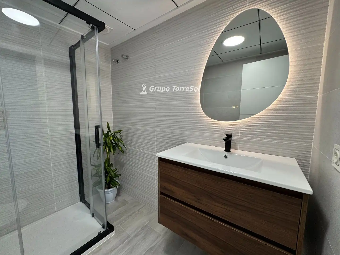 Baño de Casa adosada en venta en Elche / Elx con Aire acondicionado, Calefacción y Terraza