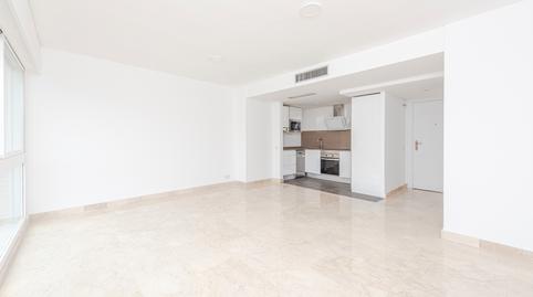 Foto 4 de Piso de alquiler en El Algabeño, 27, Conde Orgaz - Piovera, Madrid