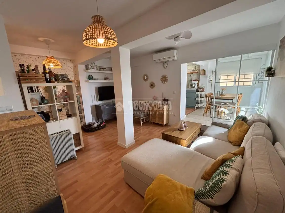 Sala d'estar de Àtic en venda en Córdoba amb Aire condicionat, Parquet i Terrassa