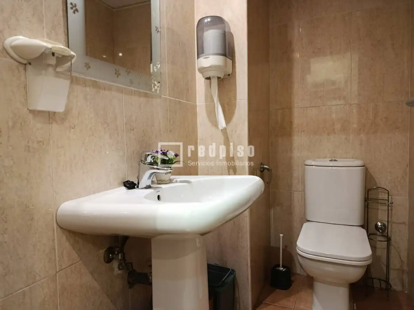 Badezimmer von Geschaftsraum zum Verkauf in Málaga mit Klimaanlage