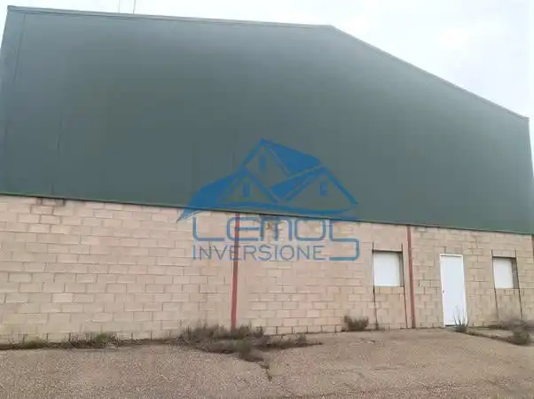 Vista exterior de Nau industrial en venda en Cuadros