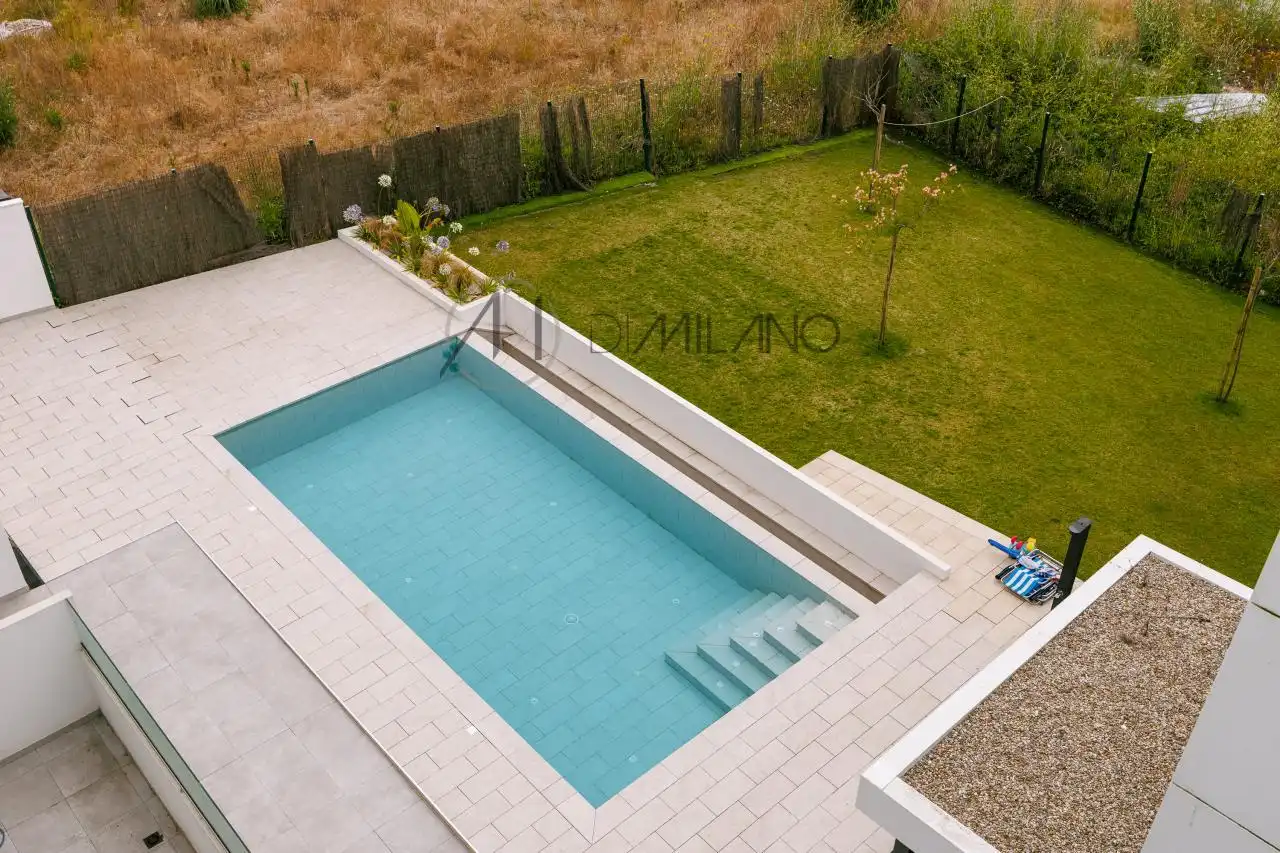 Piscina de Ático en venta en Vigo  con Calefacción, Terraza y Piscina
