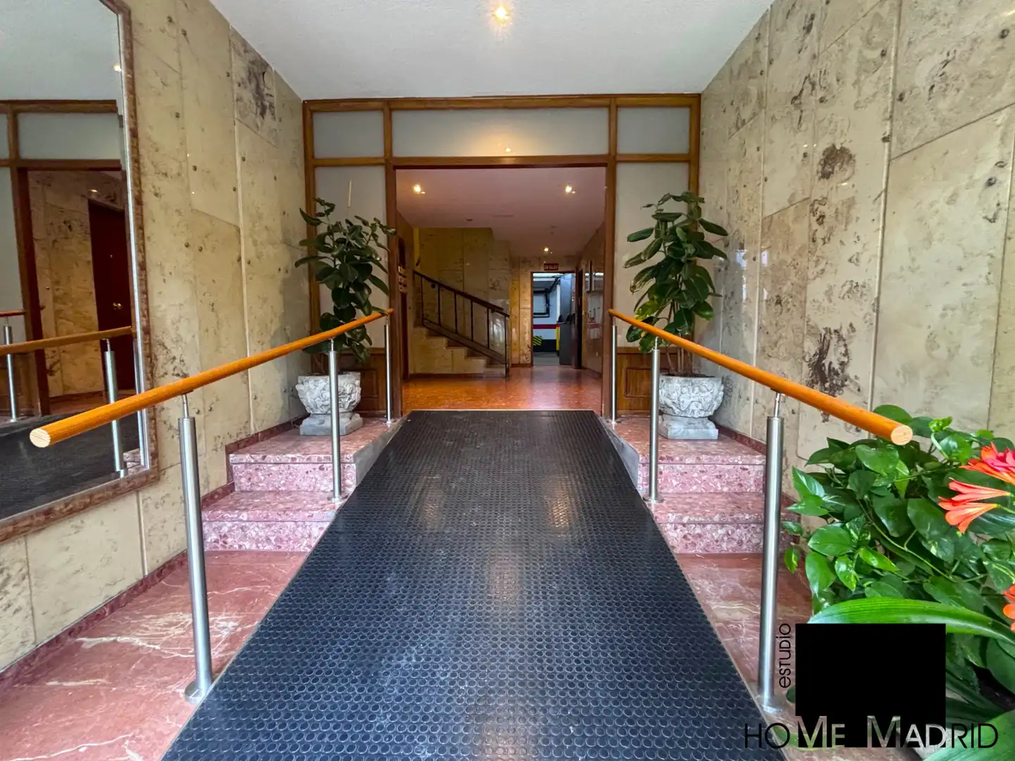 Piso en venta en Madrid con Calefacción y Parquet