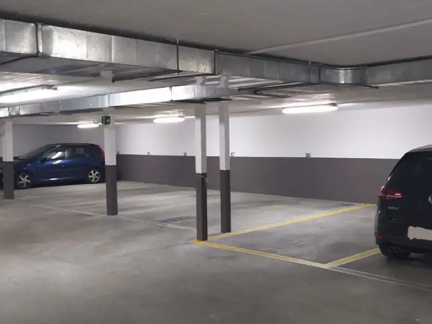Parking of Garage for rent in Centro