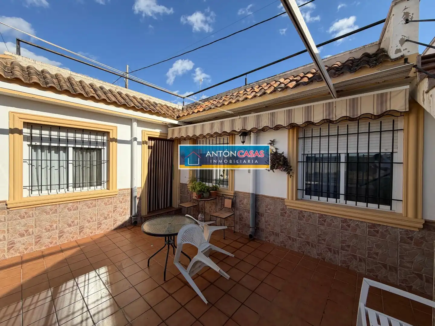 Casa amb jardí en venda a UBEDA