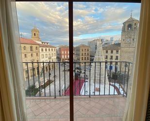 Vista exterior de Pis en venda en Úbeda amb Aire condicionat, Calefacció i Balcó