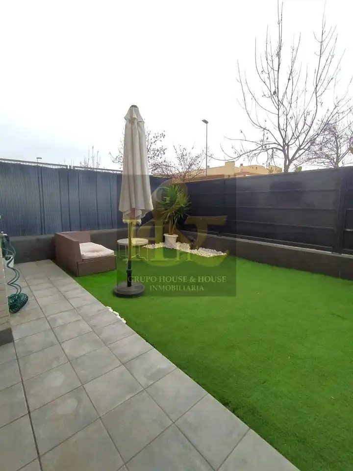 Terrasse von Erdgeschoss zum Verkauf in Jerez de la Frontera mit Klimaanlage, Privatgarten und Gemeinschaftspool