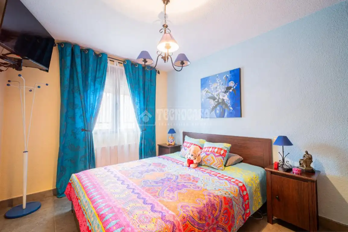 Habitación de Casa adosada en venta en Arganda del Rey con Aire acondicionado y Amueblado