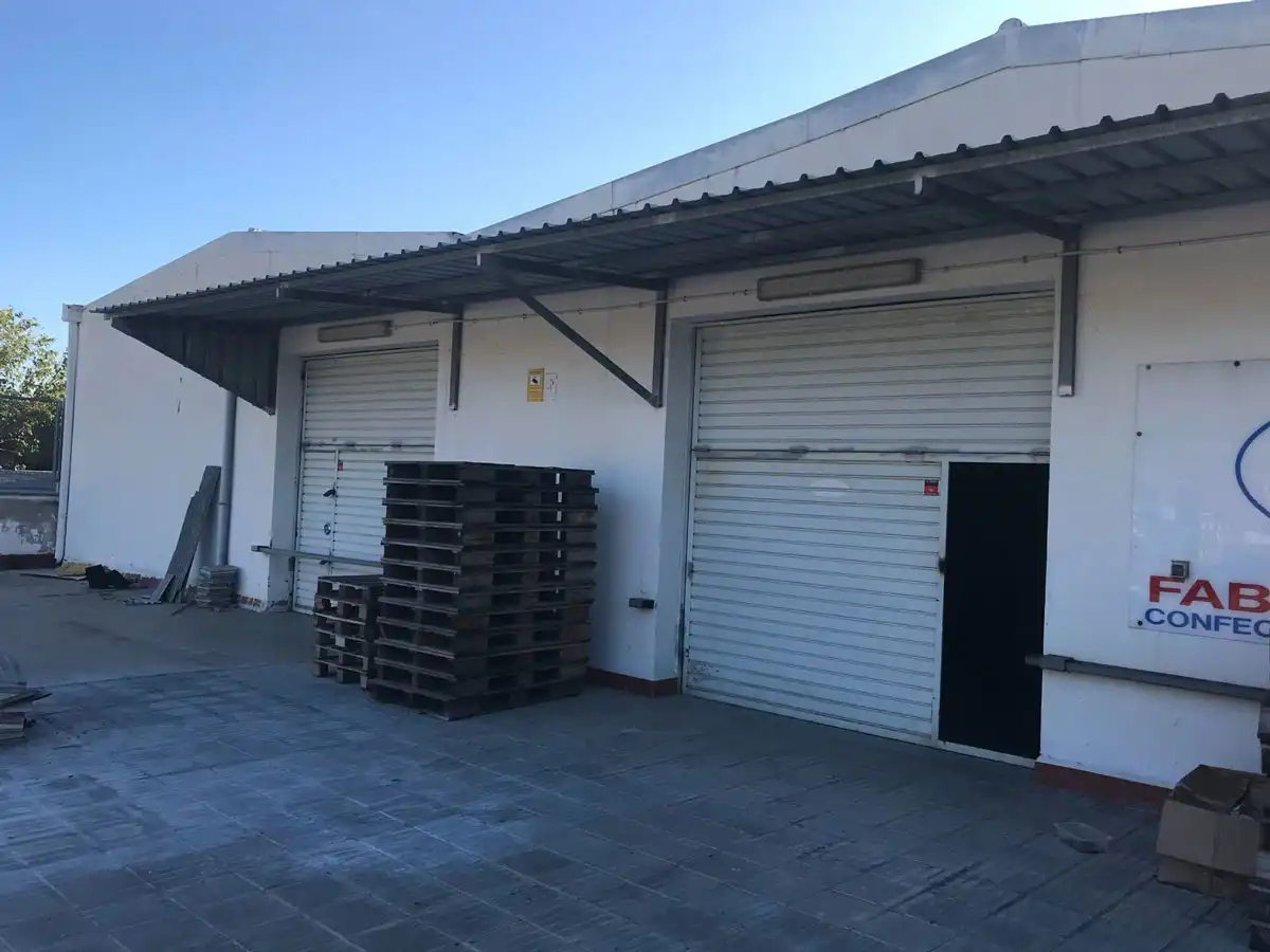 Industrial buildings for sale in Centre