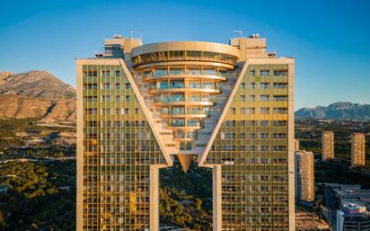 Vista exterior de Pis en venda en Benidorm amb Aire condicionat i Terrassa