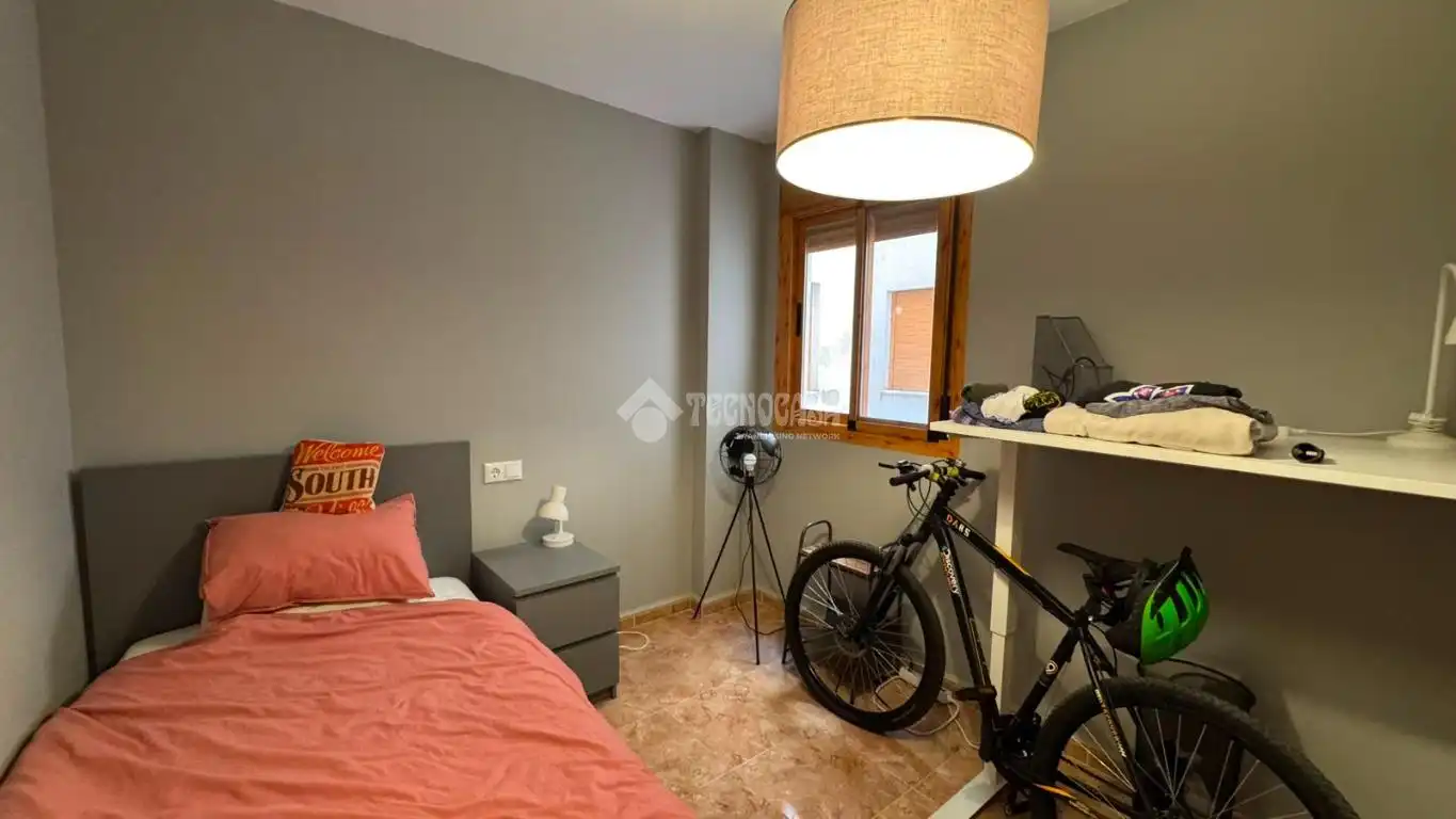 Habitación de Piso en venta en Polopos con Aire acondicionado y Balcón