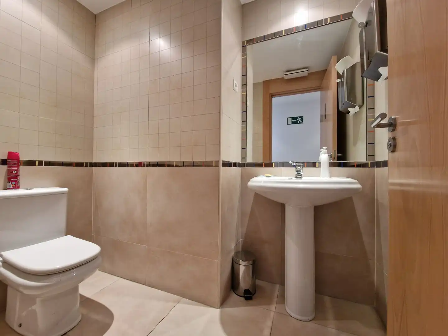 Baño de Oficina de alquiler en Algete con Aire acondicionado, Calefacción y Trastero