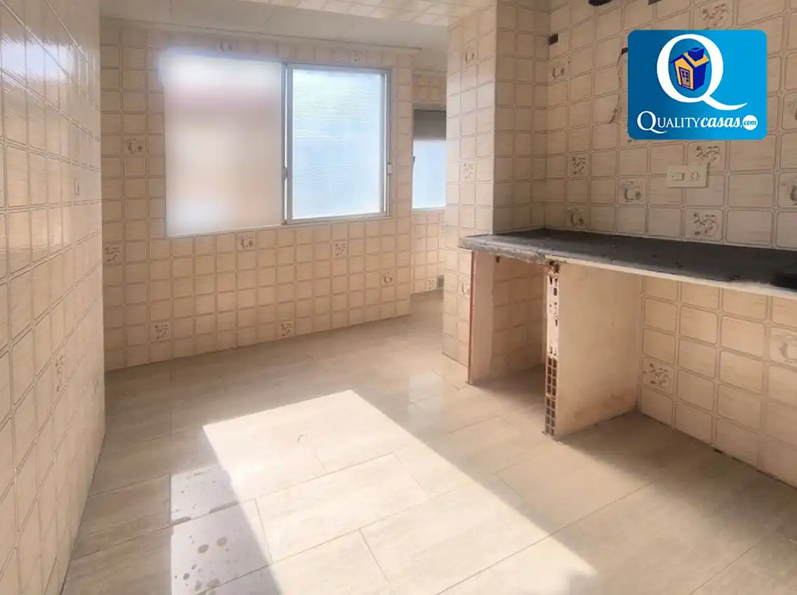 Cuina de Apartament en venda en Alicante / Alacant amb Balcó