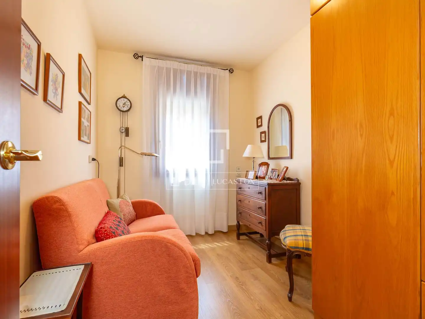 Habitación de Casa o chalet en venta en Sant Just Desvern con Aire acondicionado, Calefacción y Jardín privado