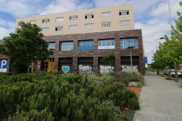 Local comercial en Venta en C/ Bruselas en Salburua - Arantzabela