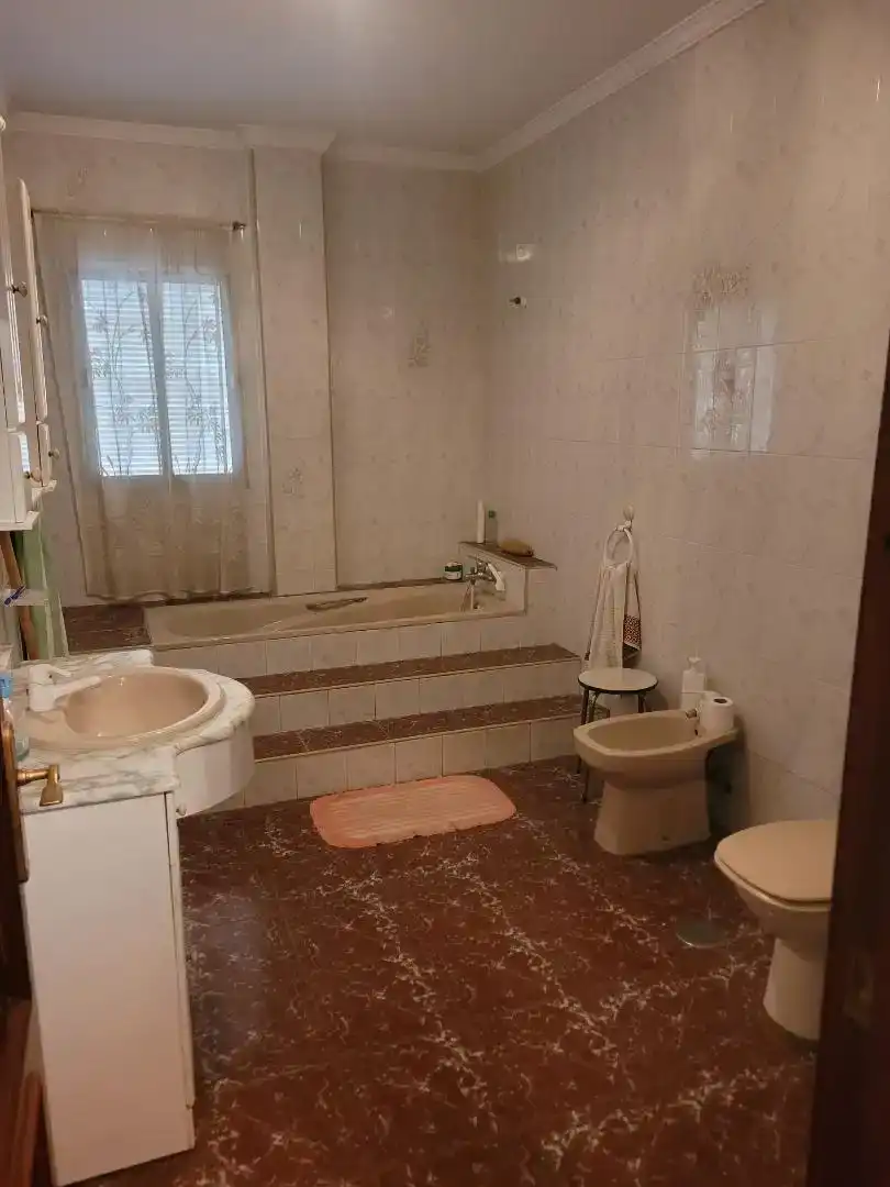 Bany de Casa o xalet en venda en Fuente Vaqueros amb Balcó