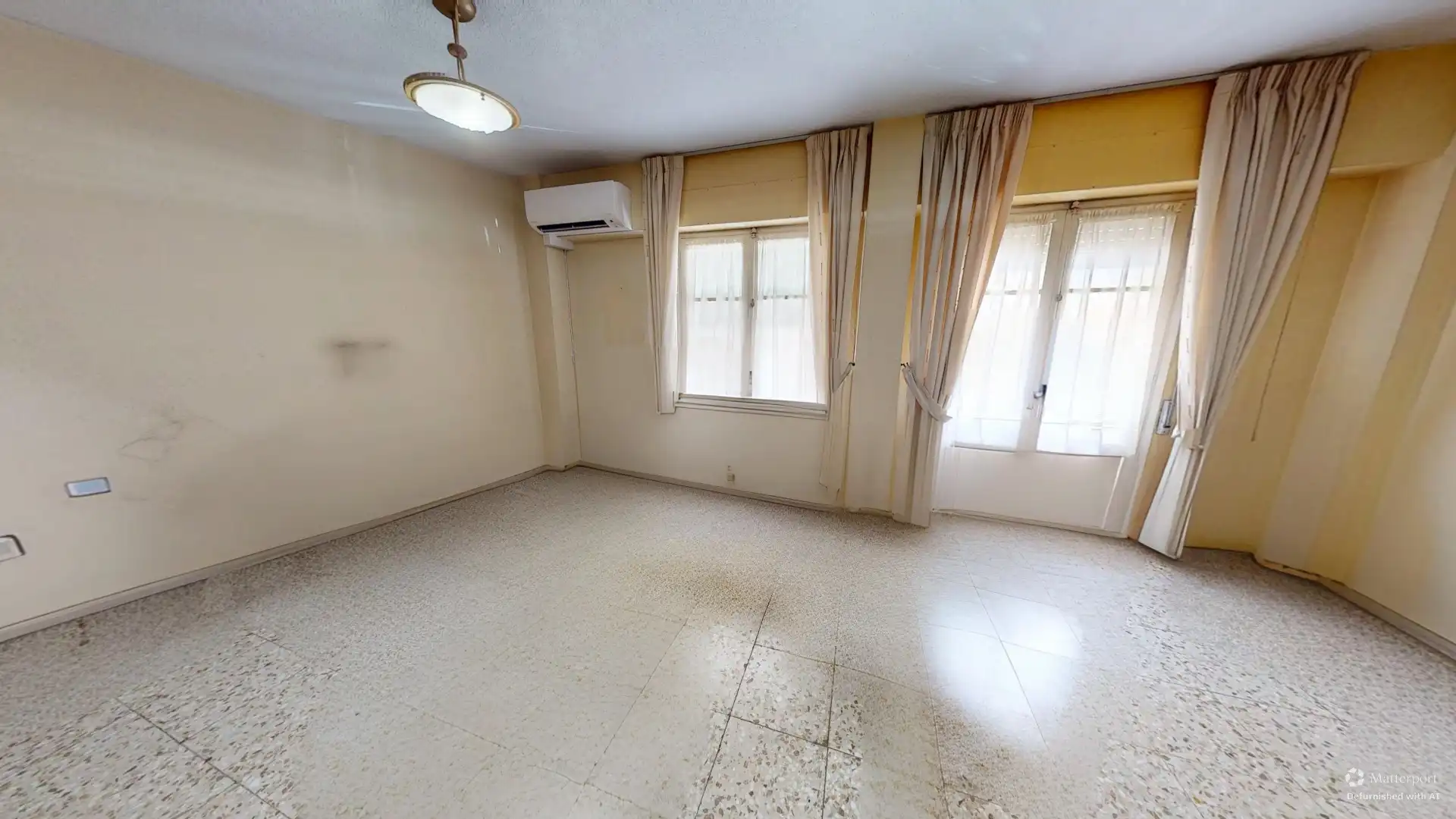 Flat for sale in Alicante / Alacant  with Air Conditioner and Furnished