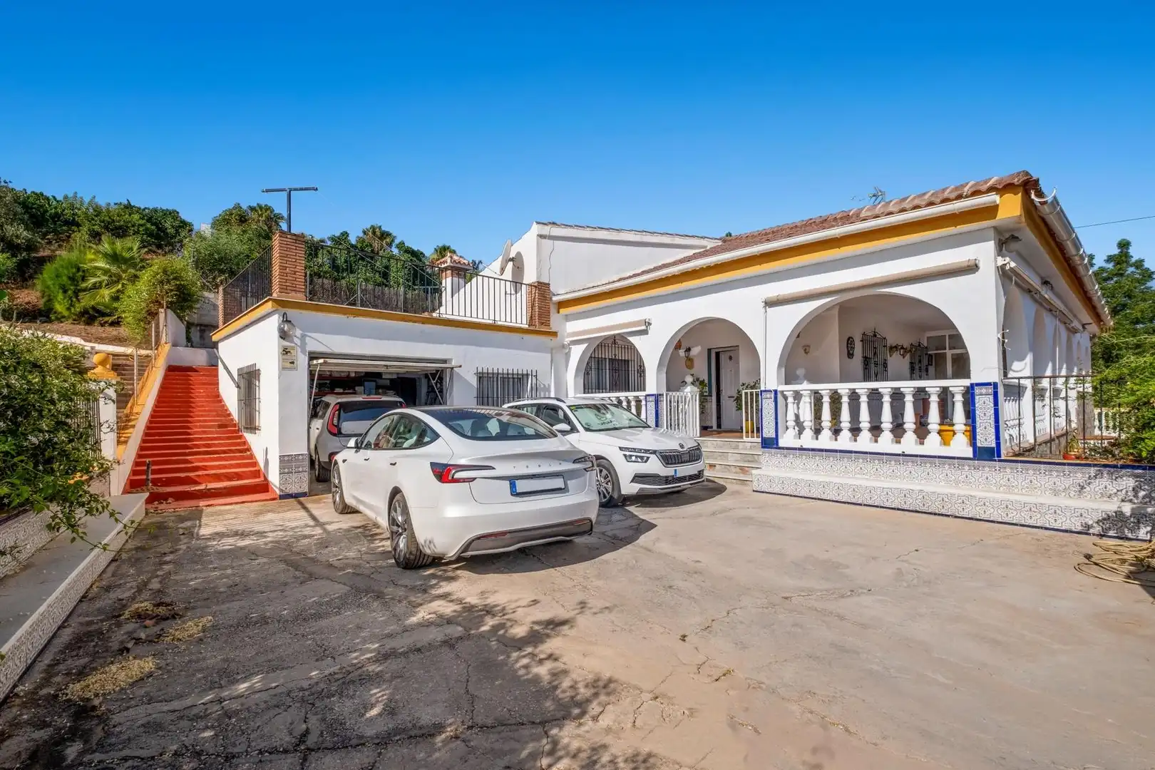Vista exterior de Casa o chalet en venta en Alhaurín de la Torre con Aire acondicionado, Calefacción y Jardín privado