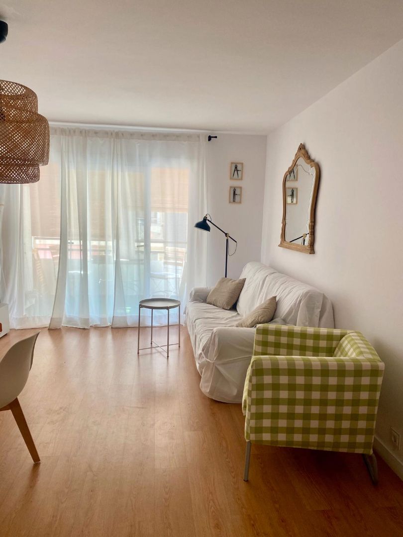Dormitori de Apartament en venda en Sant Pol de Mar amb Parquet, Terrassa i Moblat