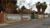 Vista exterior de Casa o xalet en venda en Alicante / Alacant amb Jardí privat