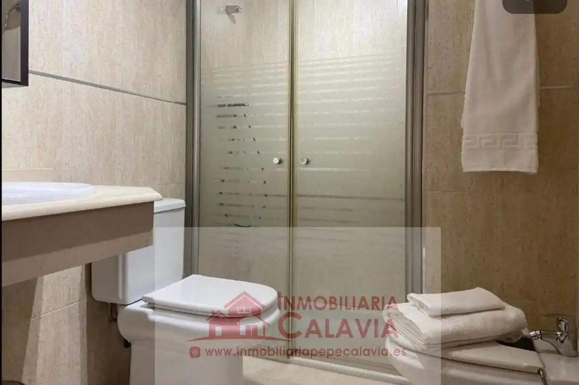 Badezimmer von Wohnungen zur Miete in Baeza mit Klimaanlage, Heizung und Möbliert