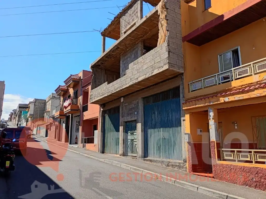 Vista exterior de Casa adosada en venda en Santa Cruz de Tenerife amb Terrassa i Traster