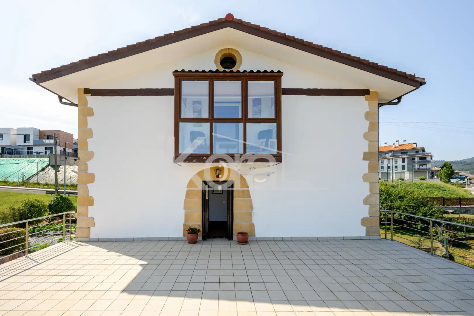 Vista exterior de Casa o xalet en venda en Lasarte-Oria amb Calefacció, Jardí privat i Parquet